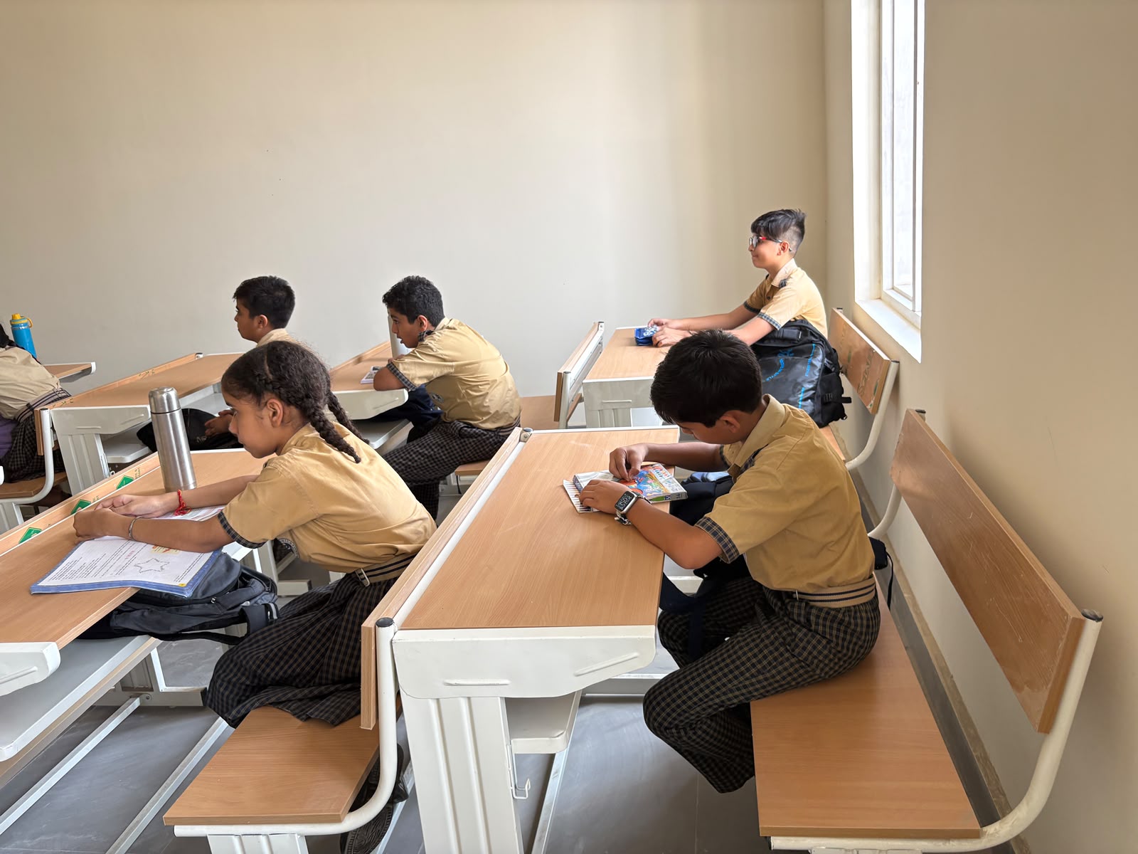 Class Room - Photo 2
